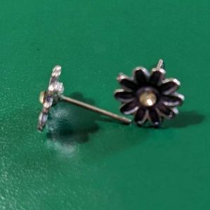 Daisy earrings